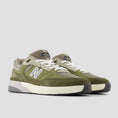 Load image into Gallery viewer, New Balance Andrew Reynolds 933 Skate Shoes Olivine / Dark Olivine