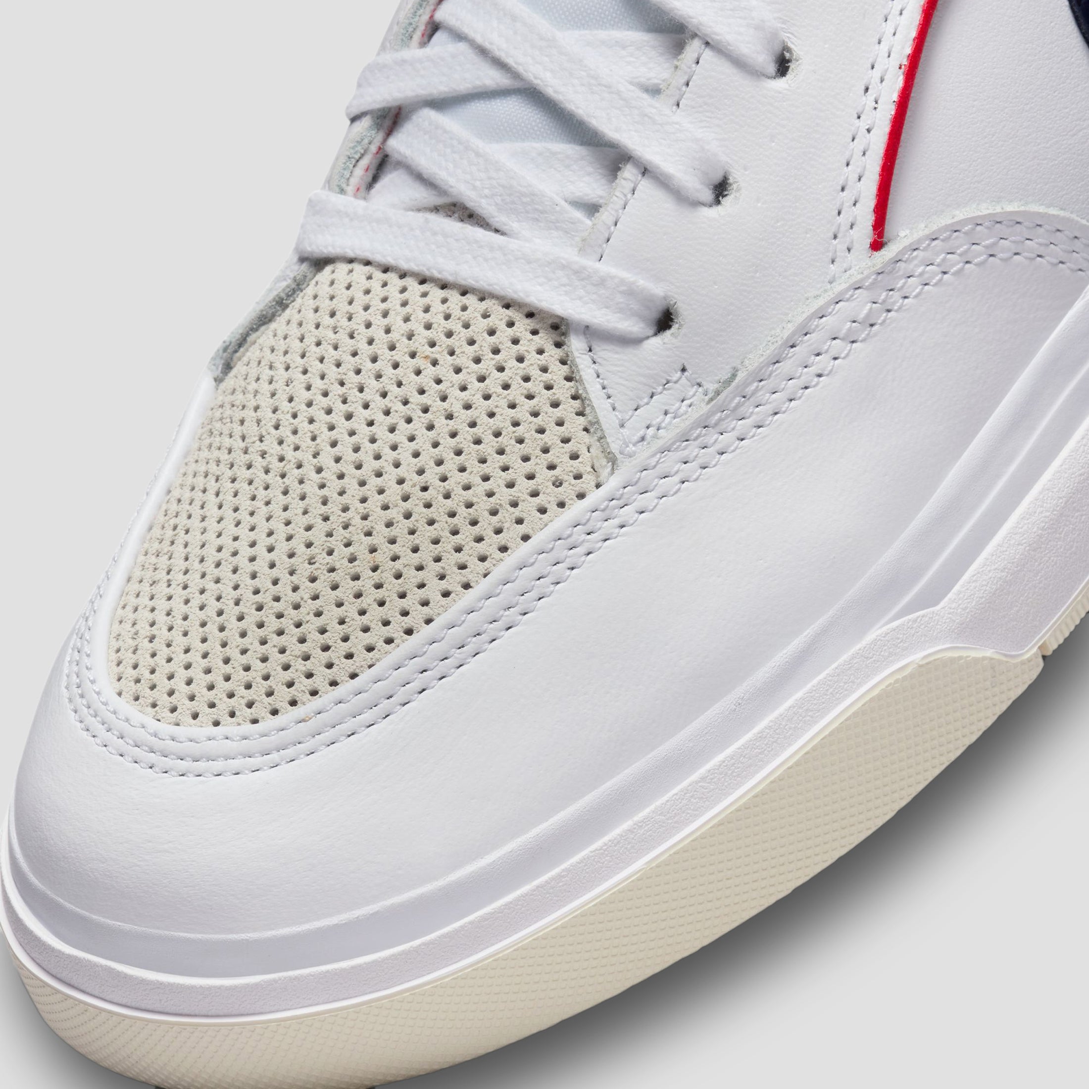 Nike SB React Leo Premium Skate Shoes White / Midnight Navy / University Red / White