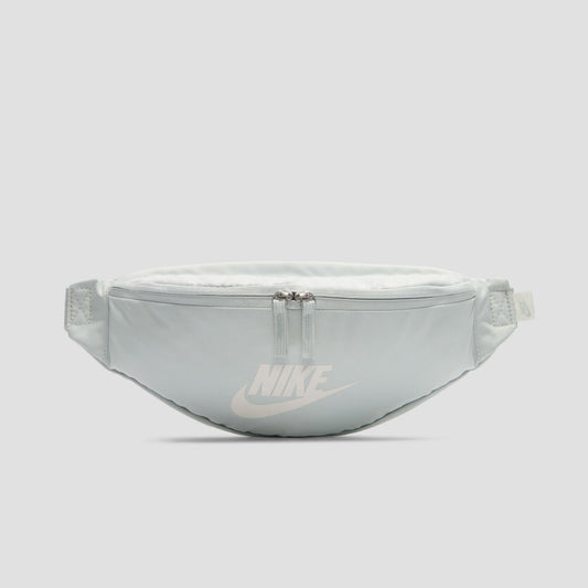 Nike Heritage Waistpack Light Silver / Light Silver / Phantom