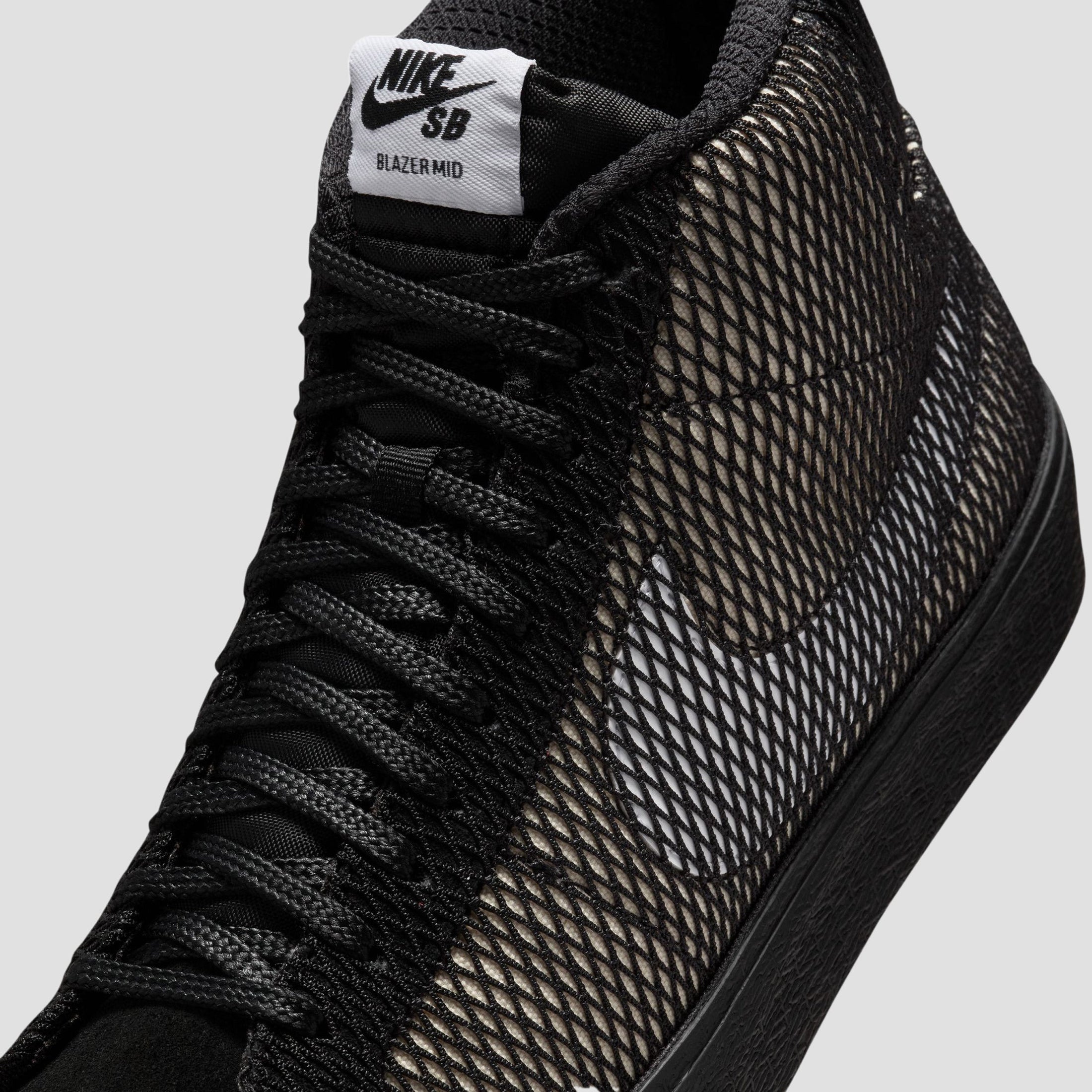 Nike SB Zoom Blazer Mid Premium Skate Shoes White Black White