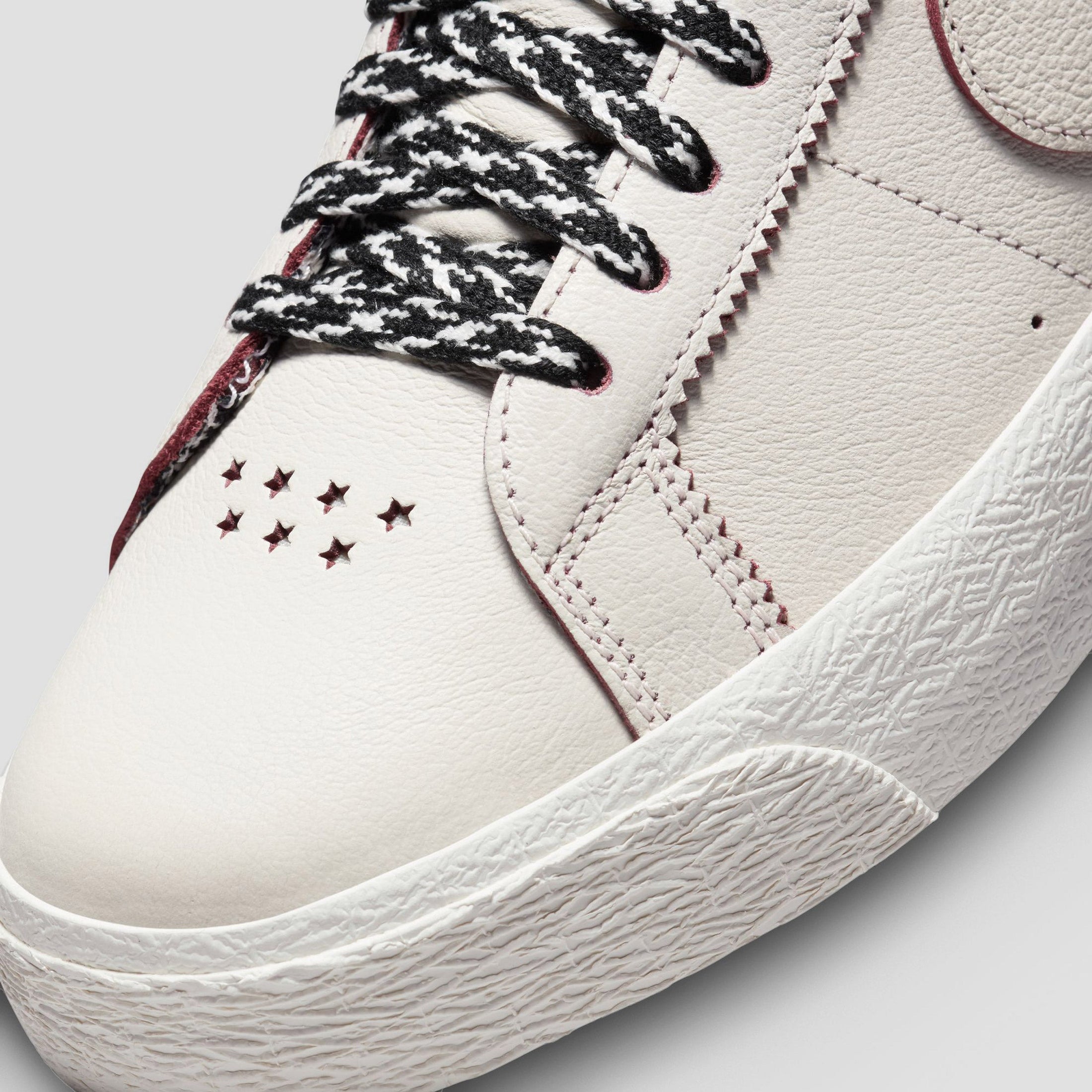 Nike SB x Welcome Zoom Blazer Mid Skate Shoes Sail / Dark Beetroot / White