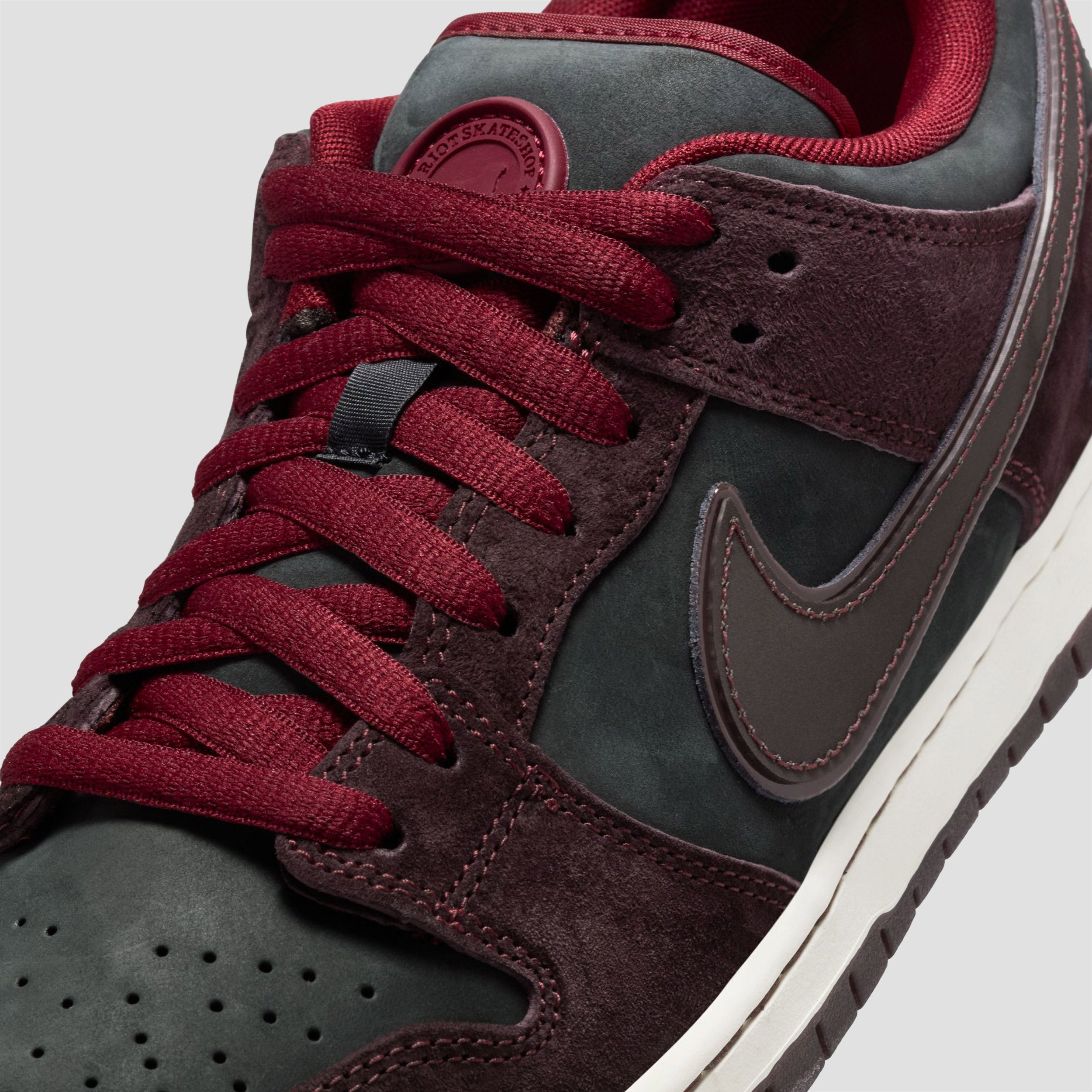 nike sb dunk bordeaux