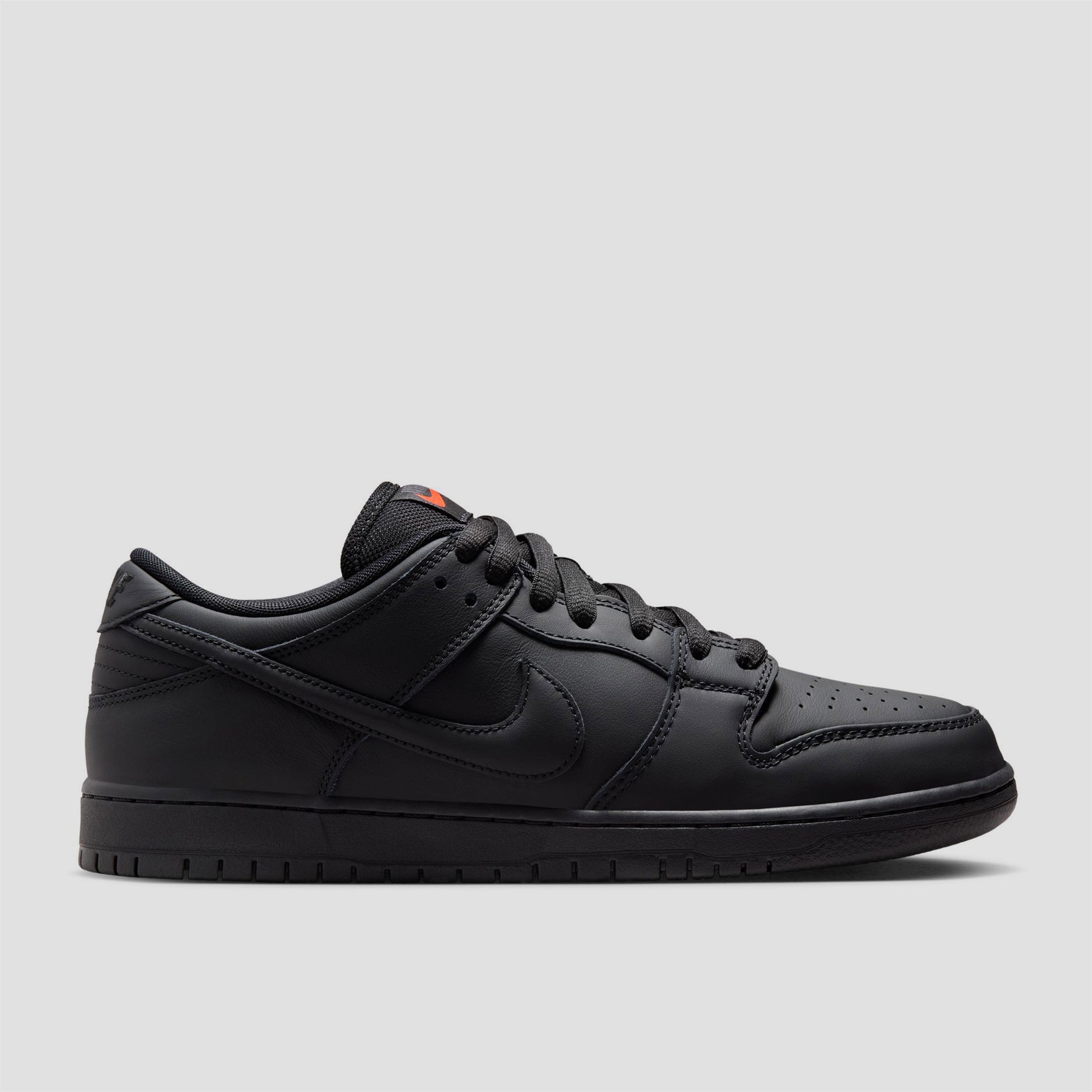 Nike SB Dunk Low Pro Skate Shoes Black Black Black