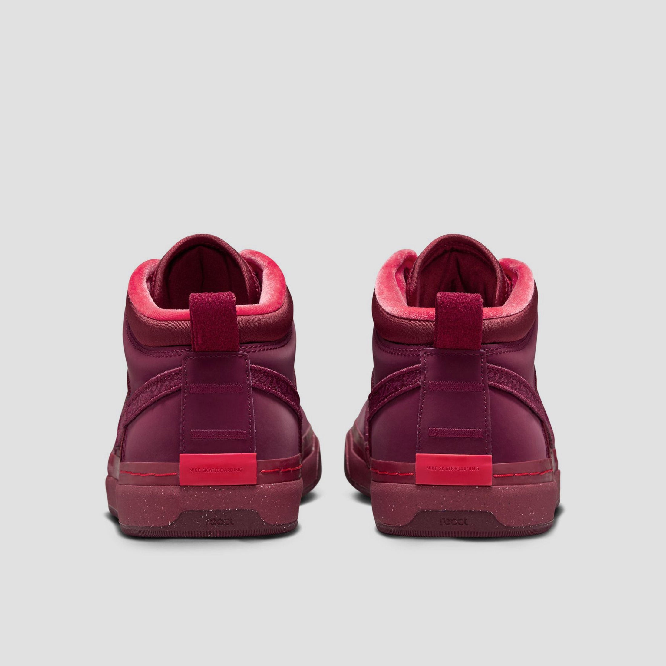 Nike SB React Leo PRM Skate Shoes Dark Beetroot / Dark Beetroot - Team Red