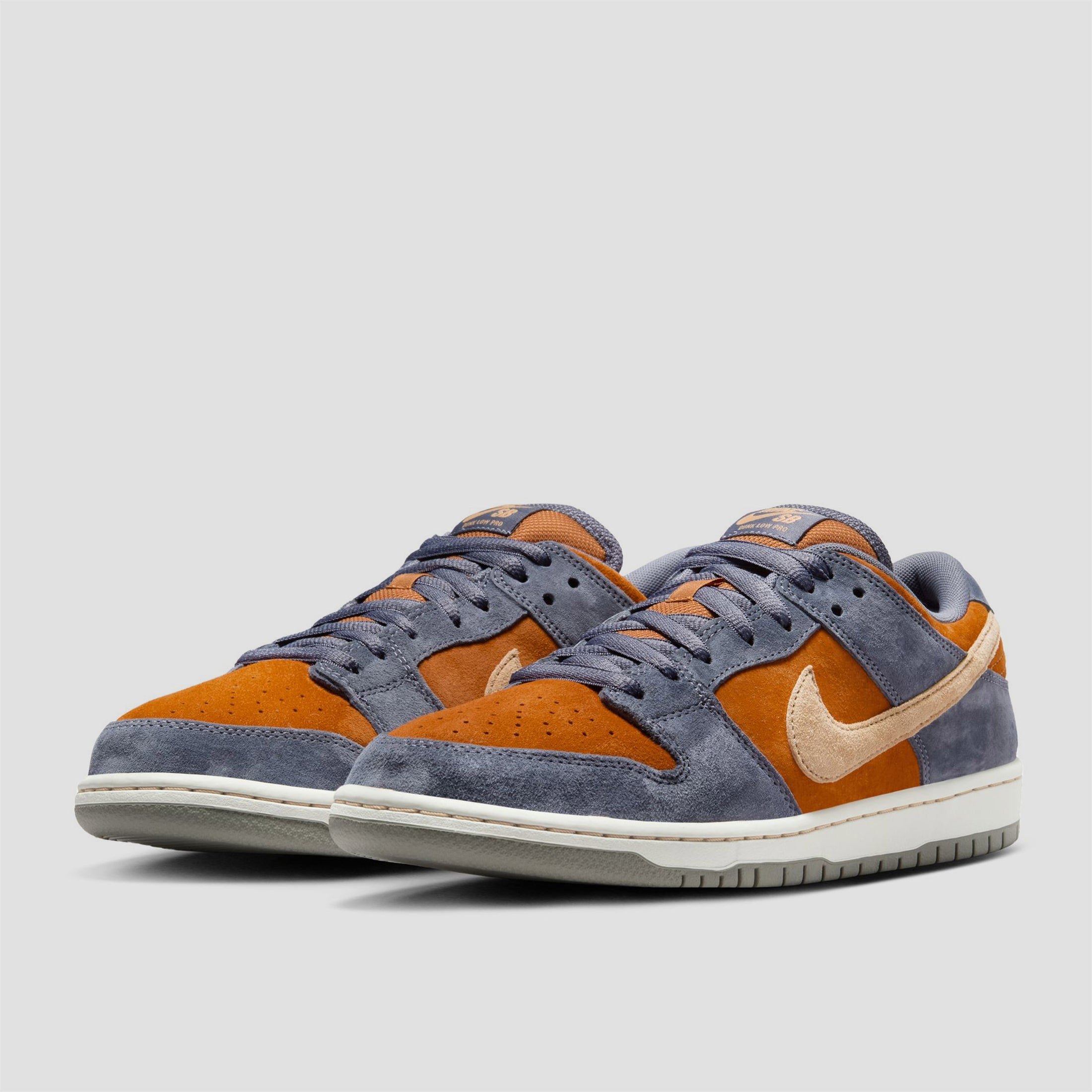 Nike SB Dunk Low Pro Skate Shoes Light Carbon Sesame Monarch