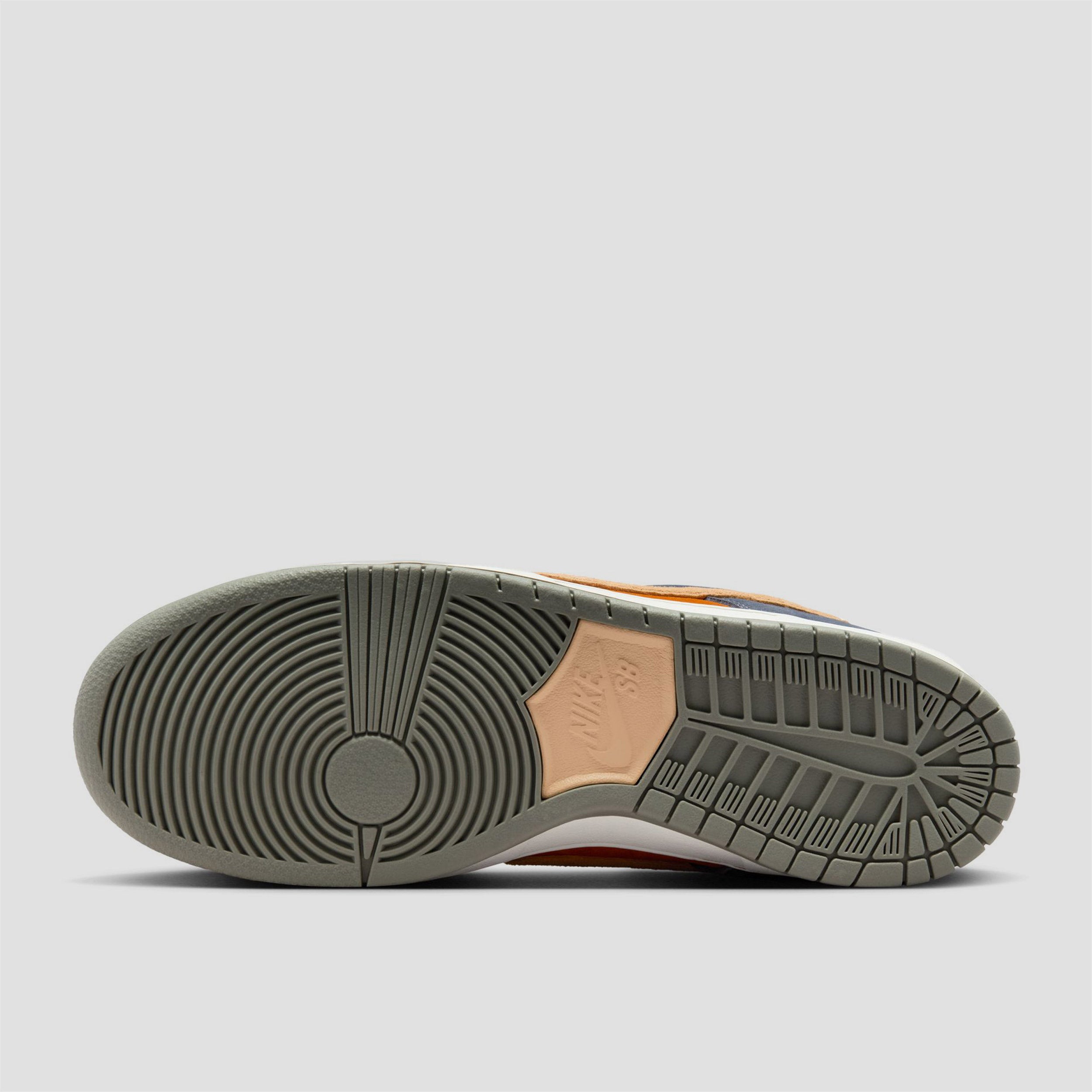 Nike SB Dunk Low Pro Skate Shoes Light Carbon / Sesame / Monarch