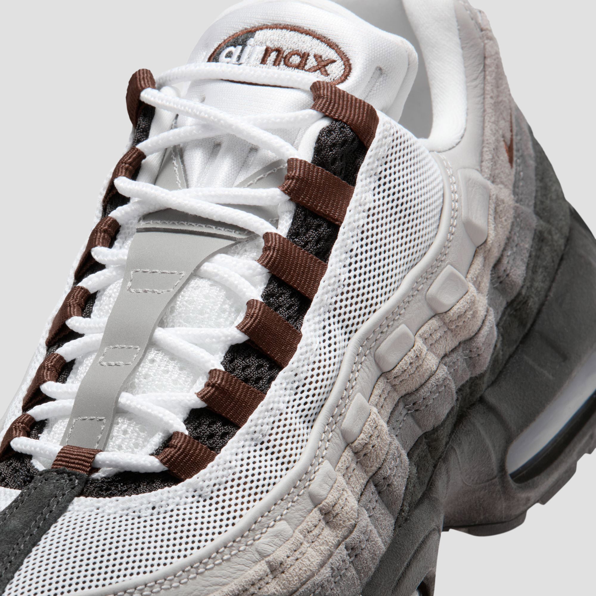 Nike SB Air Max 95 Skate Shoes Black / Cacao WOW / Anthracite / Light Graphite