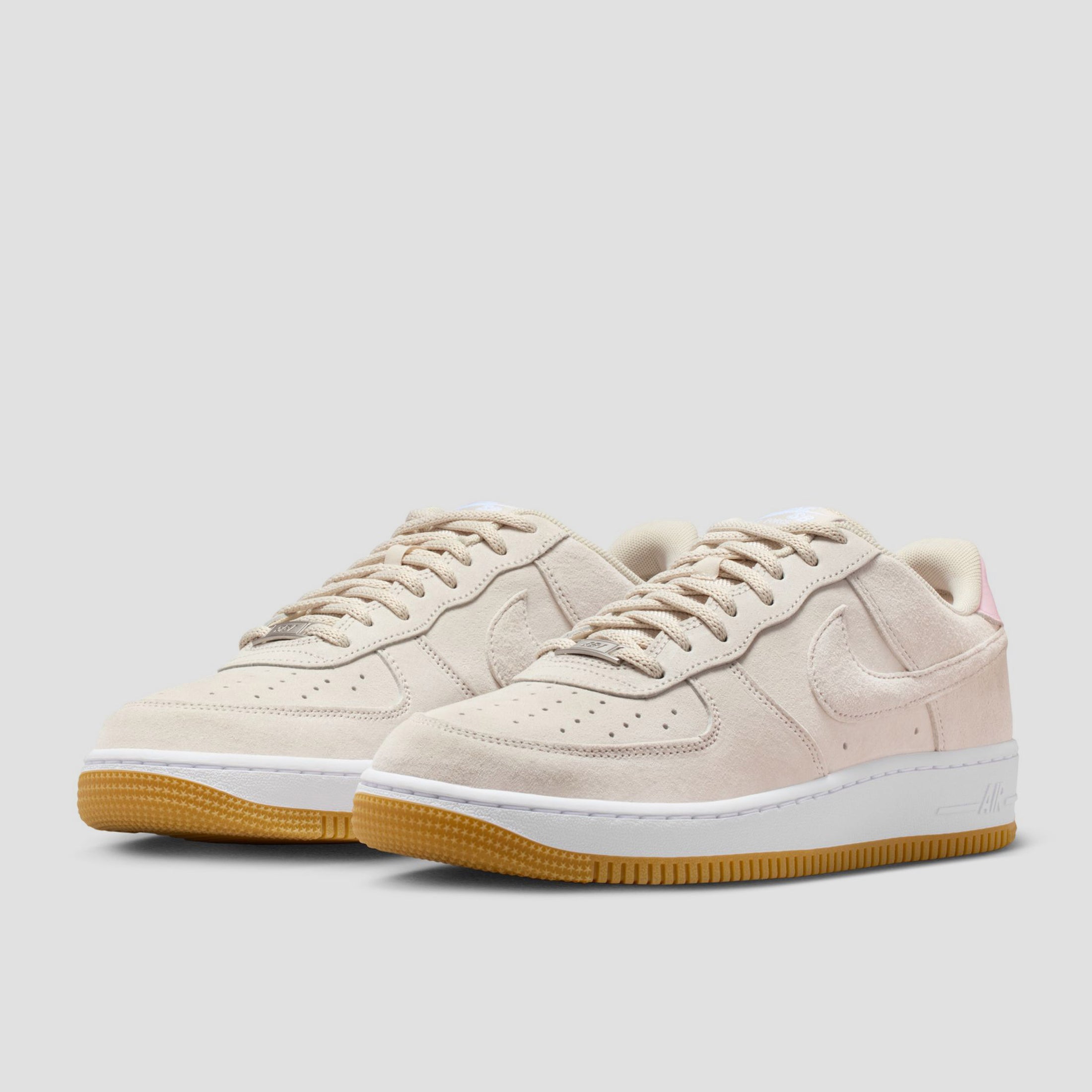 Nike SB Air Force 1 Skate Shoes Light Orewood Brown / White