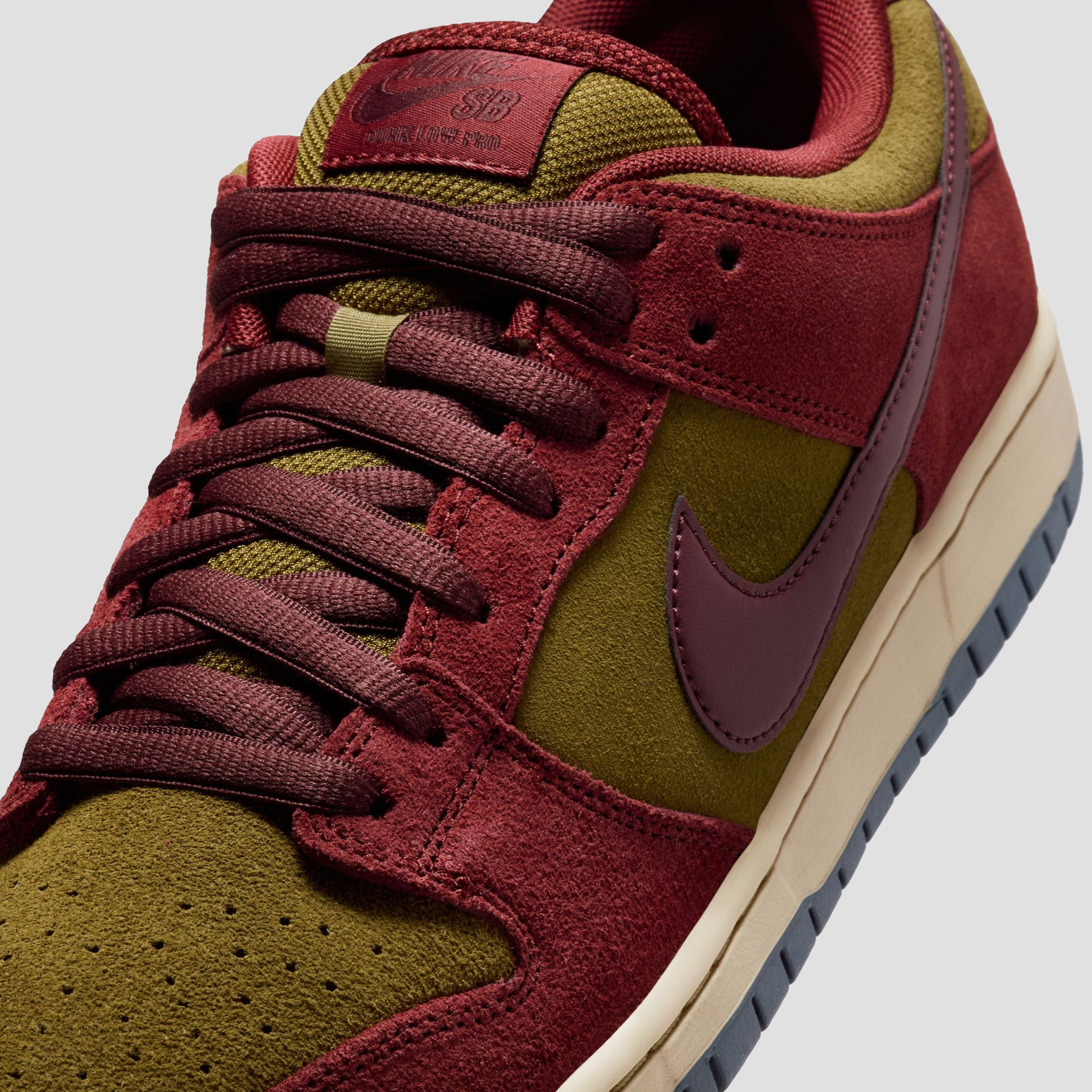 nike sb dunk low ron burgundy