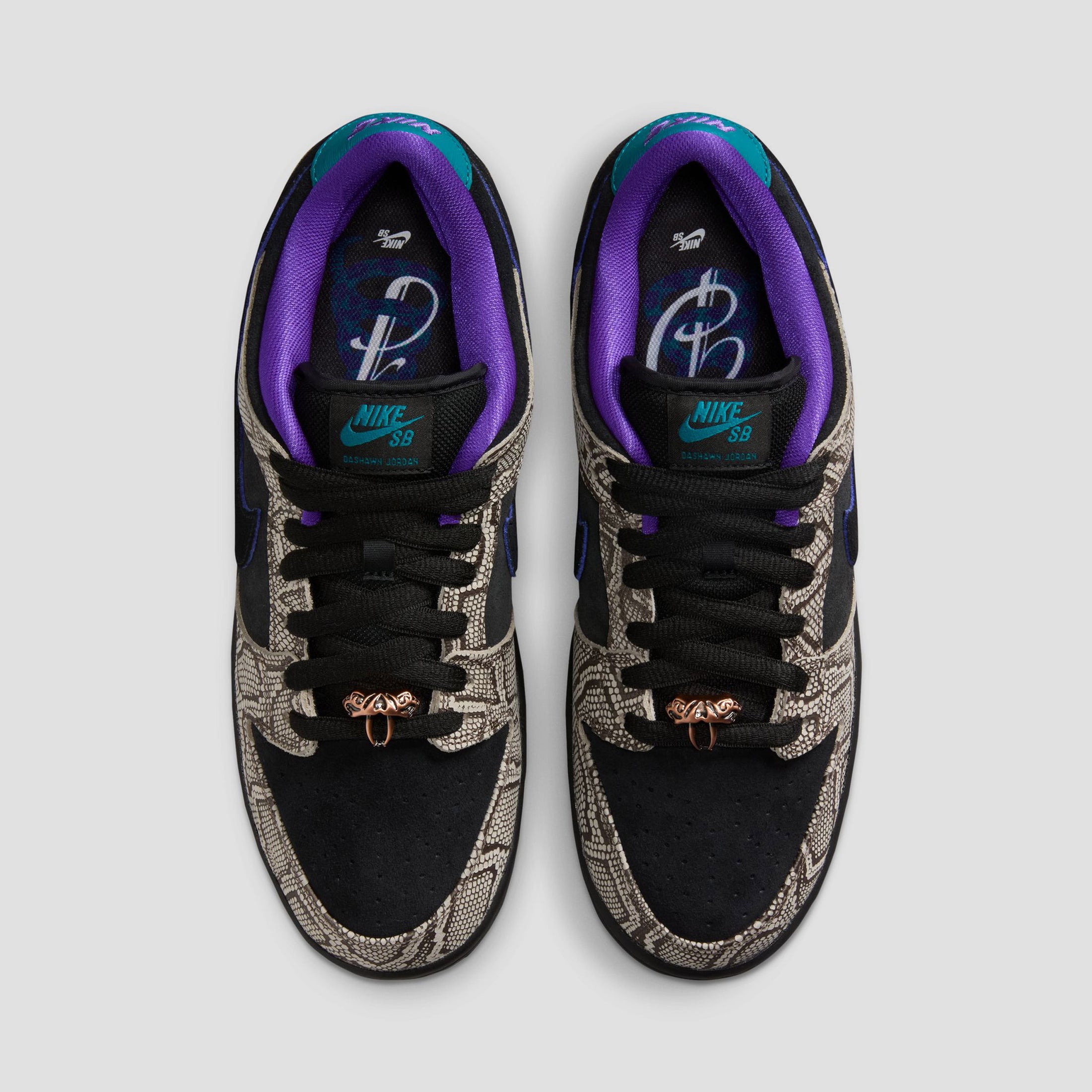 Nike SB Dunk Low Pro Skate Shoes String / Black / Bright Spruce / Fierce Purple