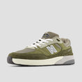 Load image into Gallery viewer, New Balance Andrew Reynolds 933 Skate Shoes Olivine / Dark Olivine
