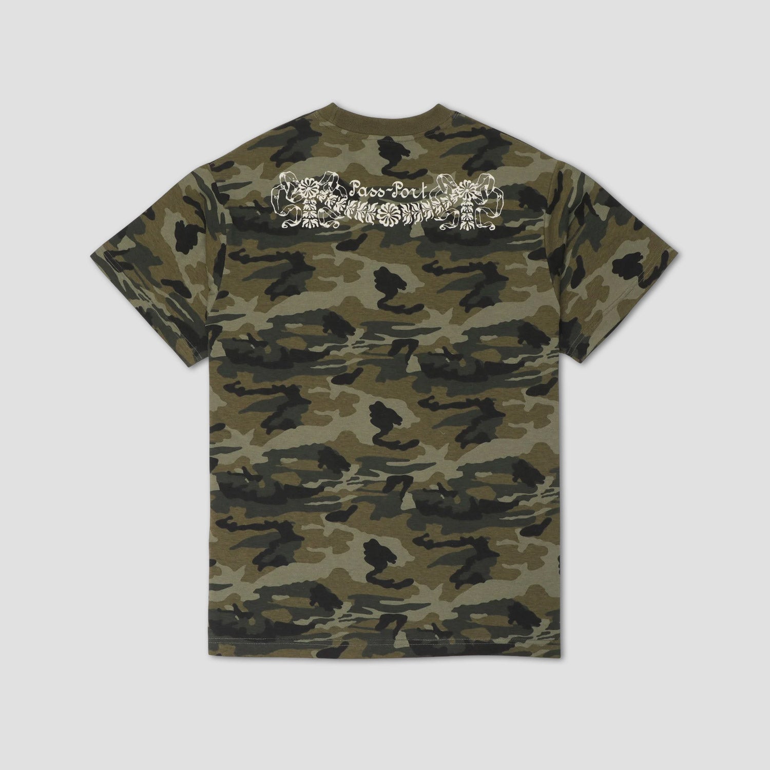 Passport Kollaasi T-Shirt Woodland Camo