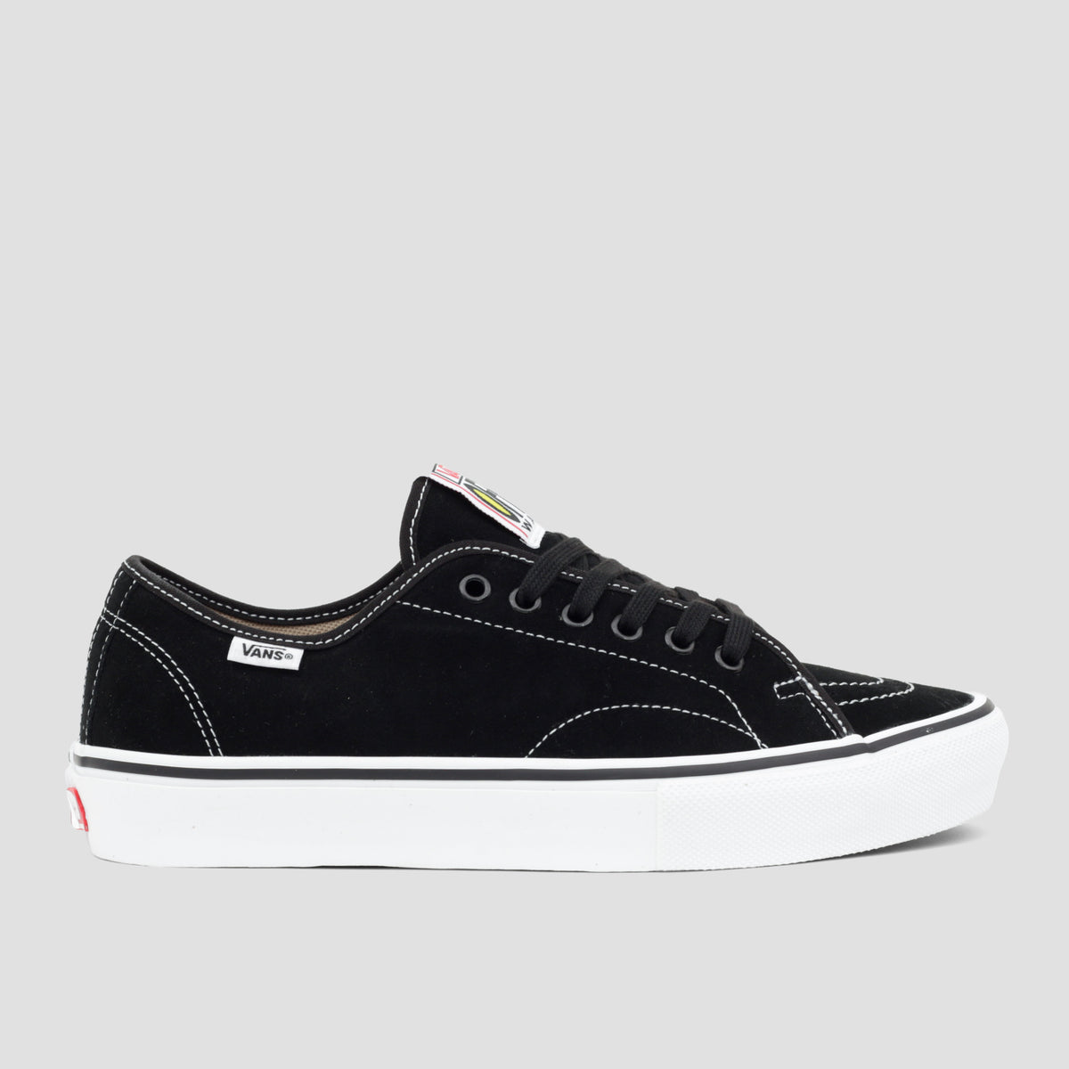 Vans Skate AVE Classic Skate Shoes Black / White