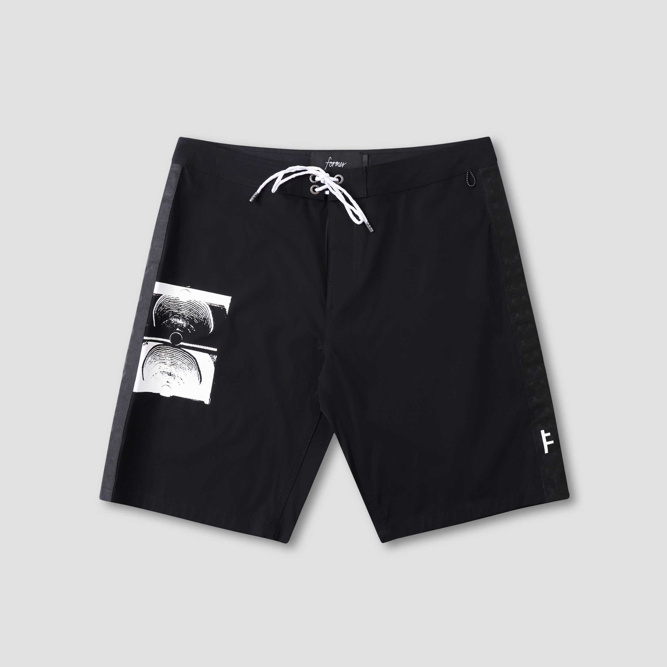 Former Militant 18.5 Trunk Black
