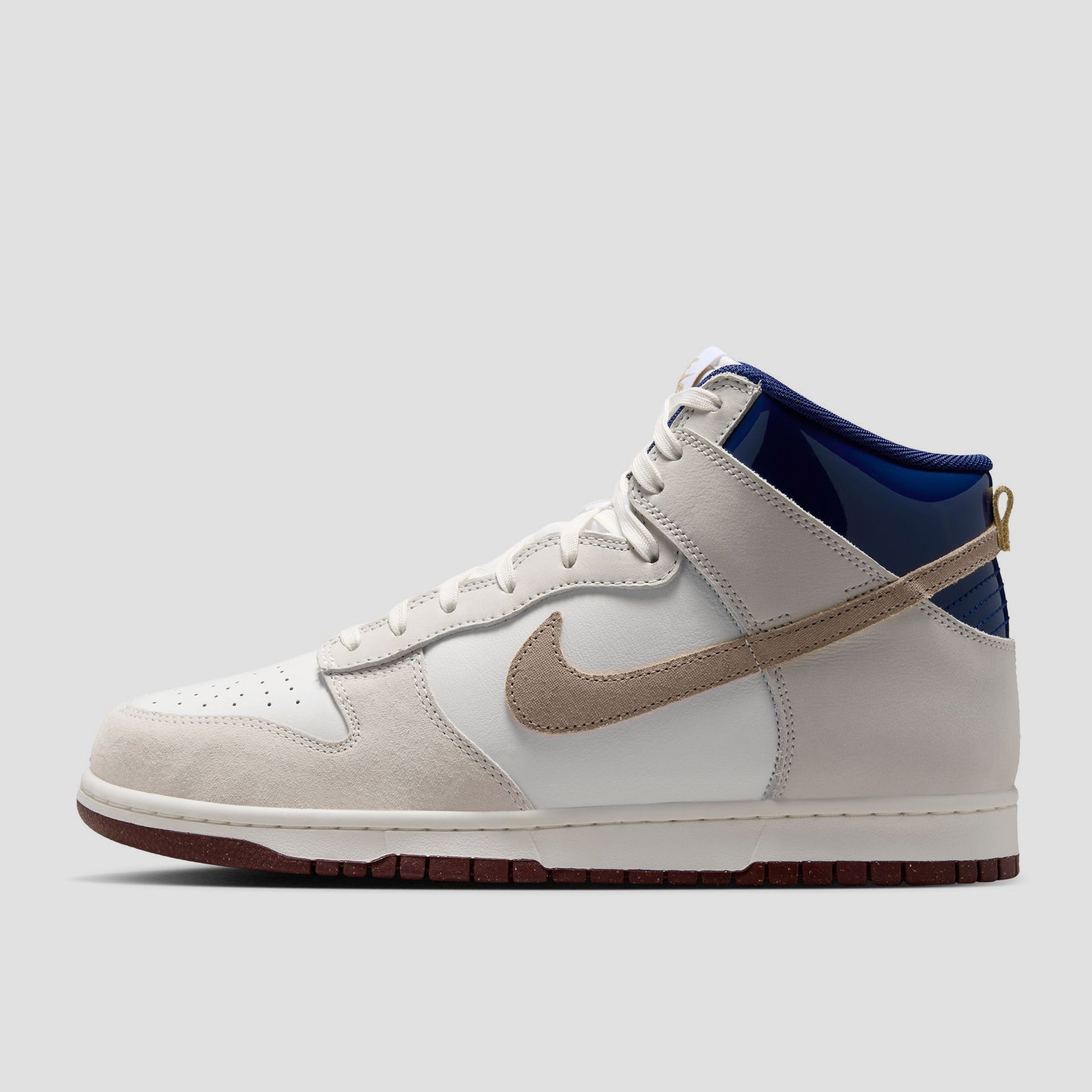 Nike SB x Beyond Dunk High Pro Skate Shoes White / Ivory / Sand Dune / Blue Void