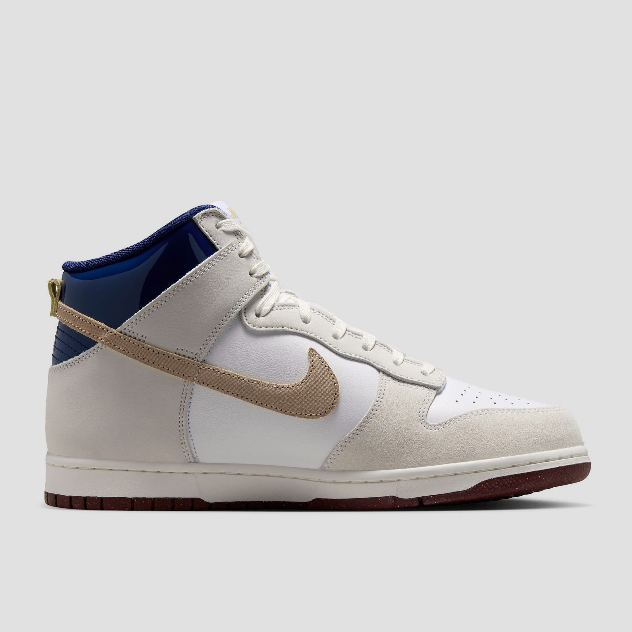 Nike SB x Beyond Dunk High Pro Skate Shoes White / Ivory / Sand Dune / Blue Void