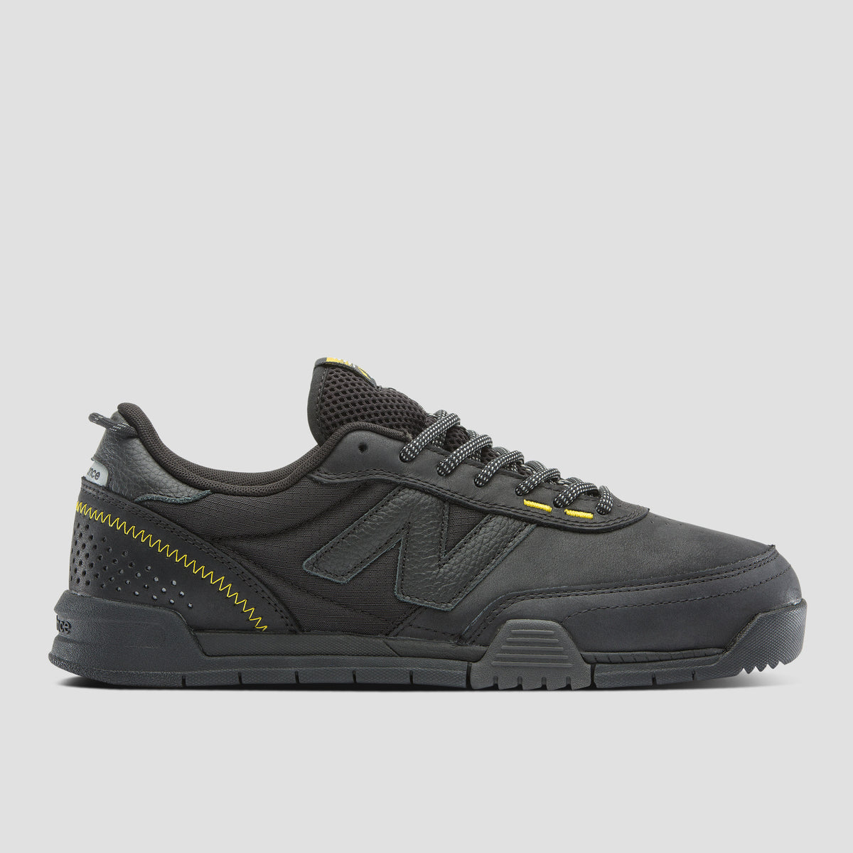 New Balance 440 Wv2 Skate Shoes Black / Yellow