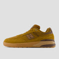 Load image into Gallery viewer, New Balance 933 Skate Shoes Breakfast Tea / Gum
