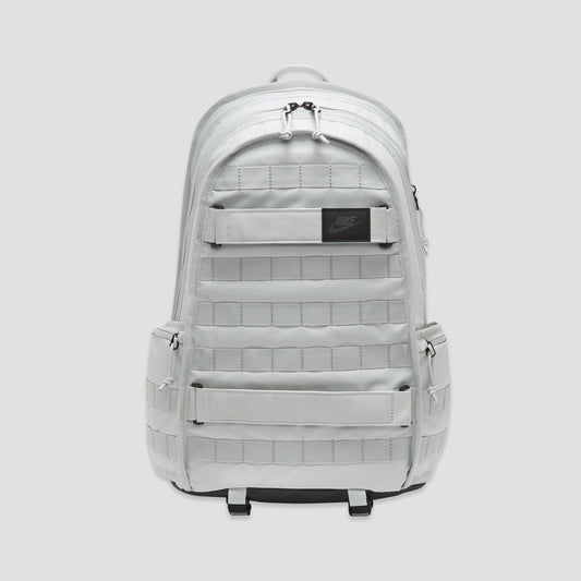 Nike RPM Backpack Light Silver / Black / Anthracite