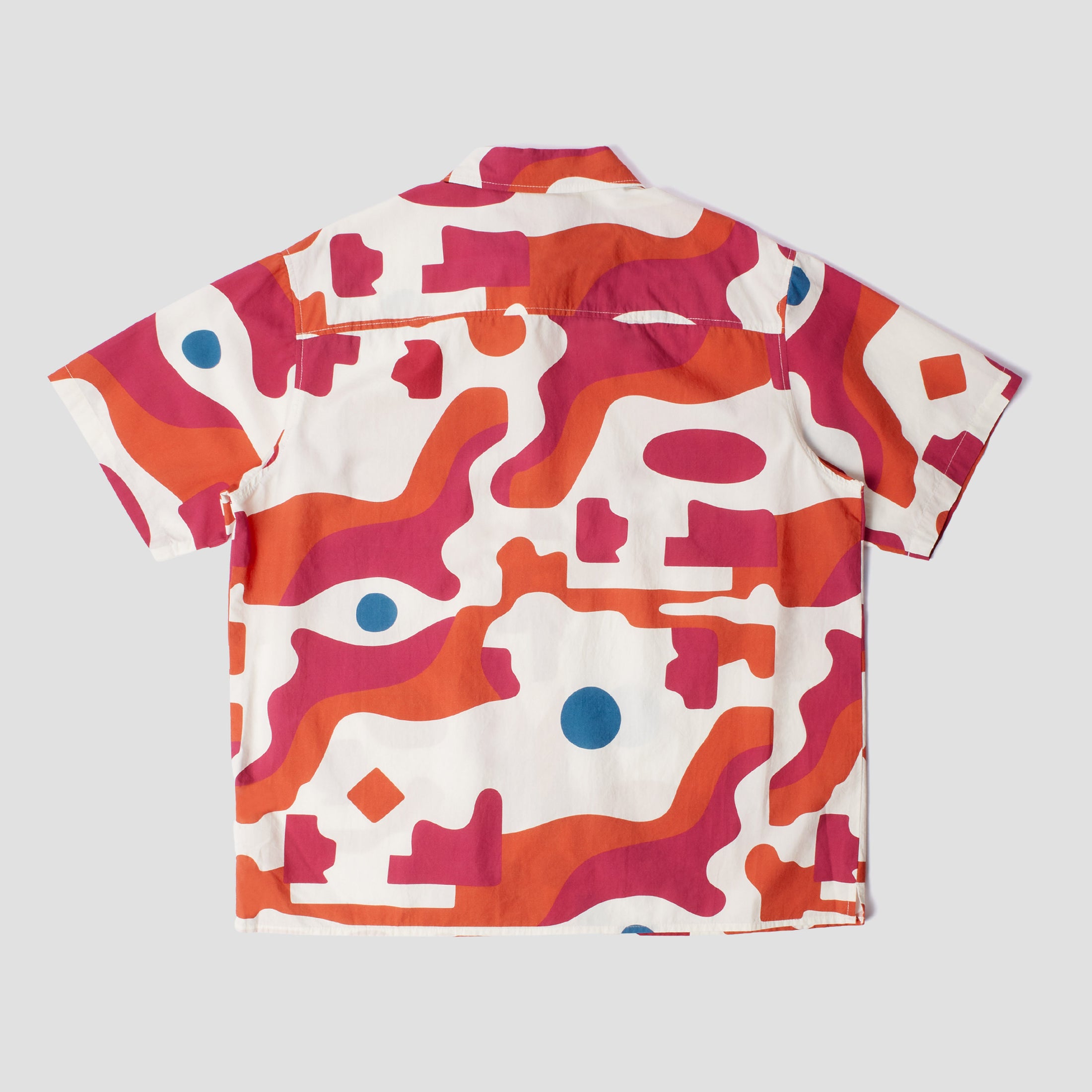 By Parra Abstract Mountain Shortsleeve Shirt Red