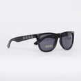 Load image into Gallery viewer, Independent Manner Sunglasses Black
