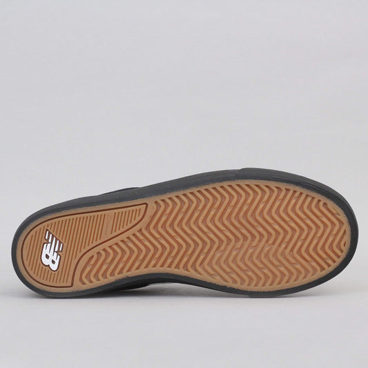 New Balance 22 Shoes Black / White