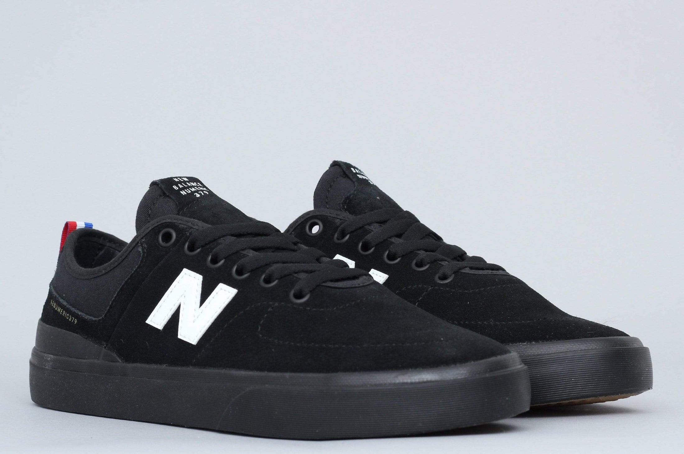 New Balance NM379 Shoes Black / White - Flo Mirtain