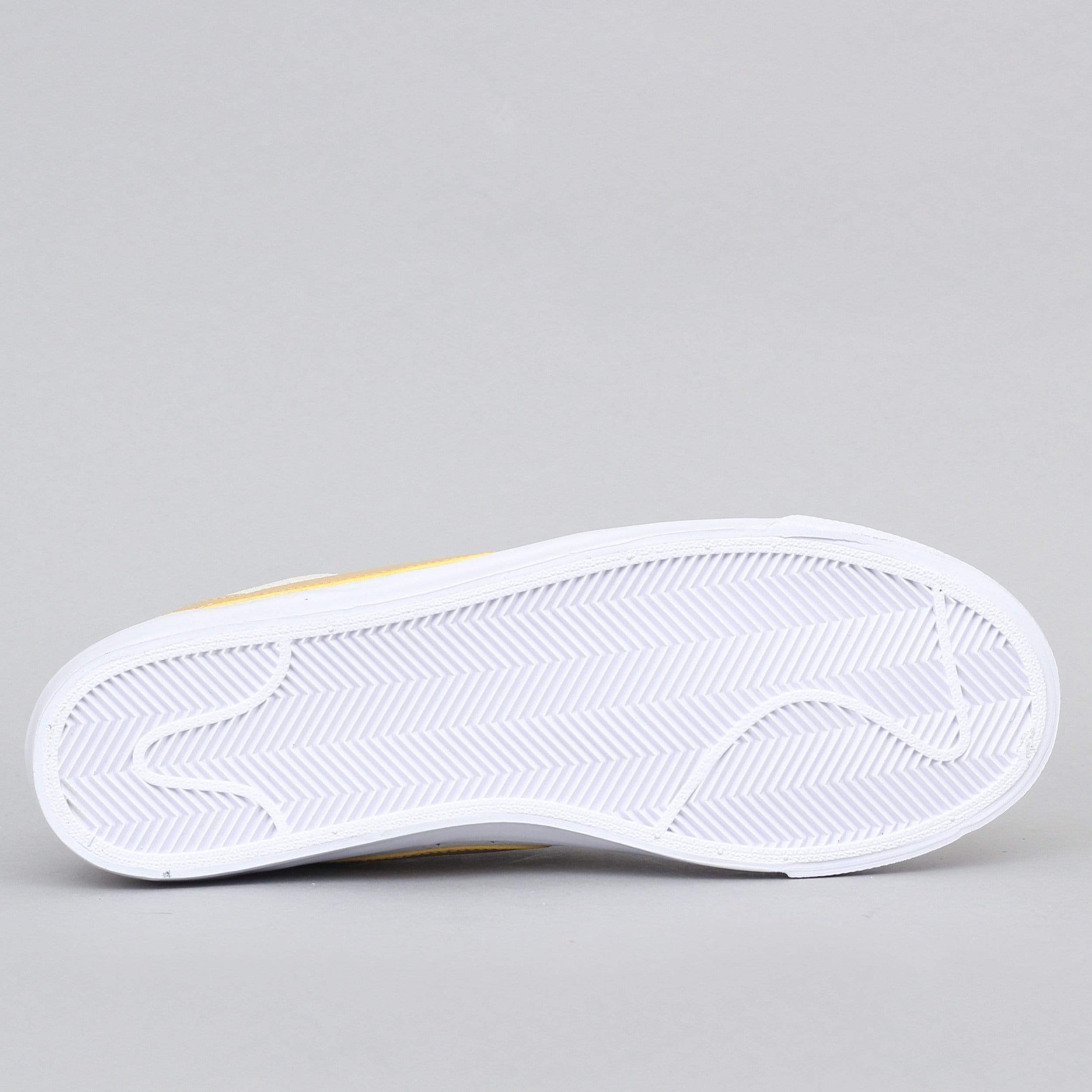 Nike SB Blazer Low GT Shoes White / Club Gold - White - Light Thistle