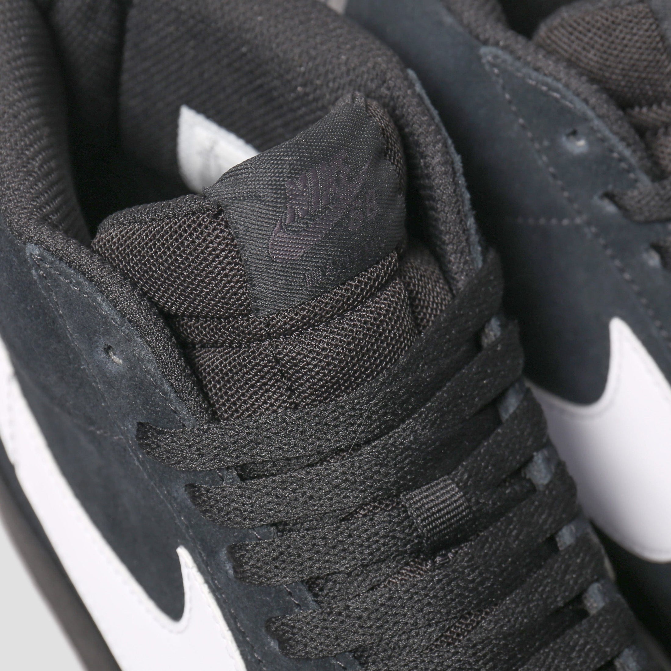Nike SB Blazer Mid Shoes Black / White - Black - Black