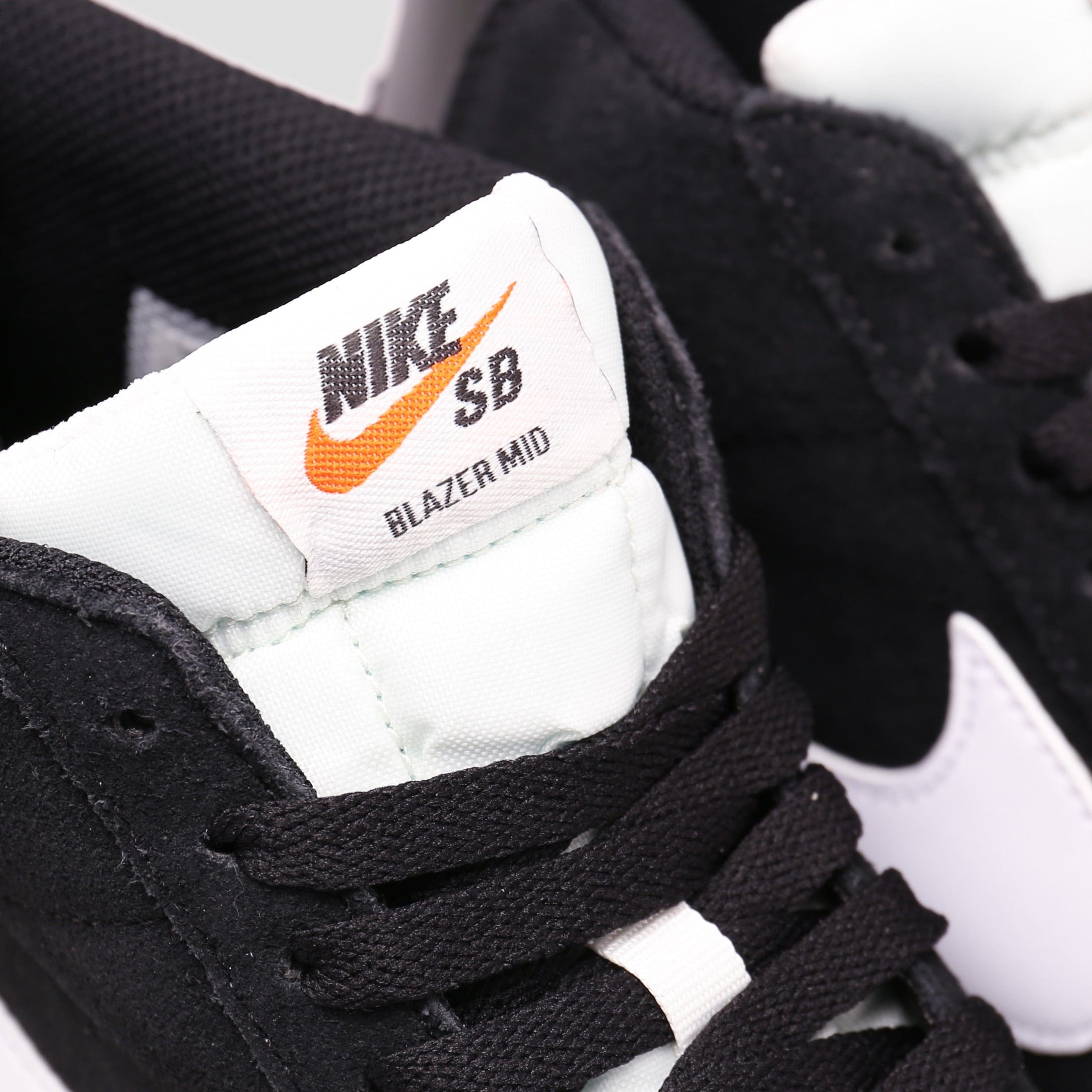 Nike SB Blazer Mid Shoes Black / White - Black - Sail