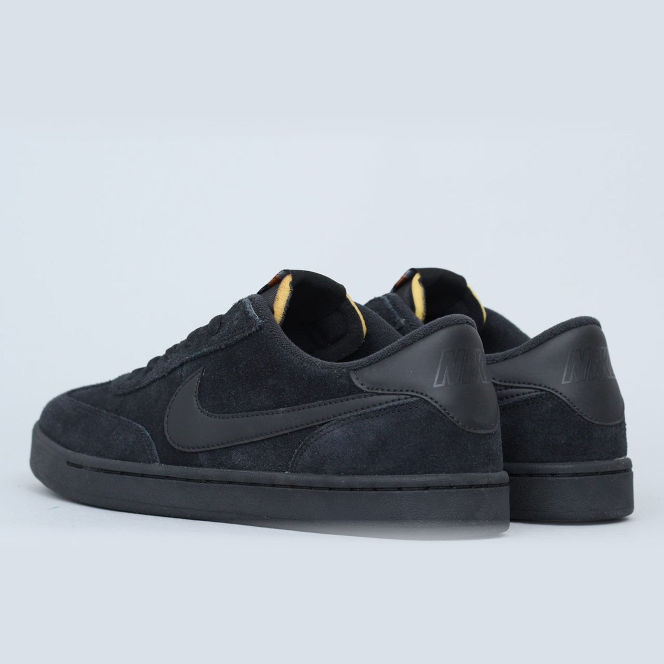 Nike SB FC Classic Shoes Black / Black - Black - Vivid Orange