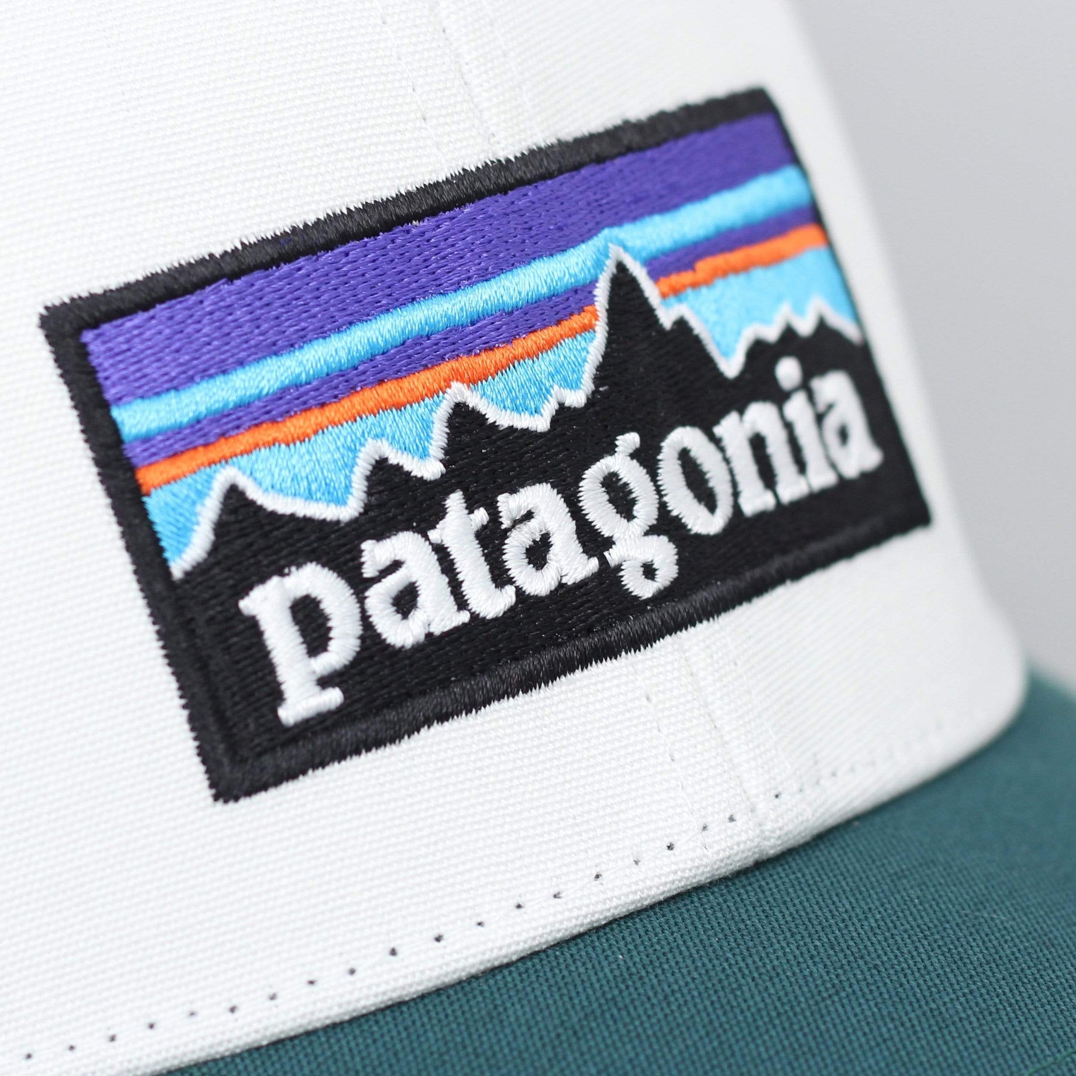 Patagonia P-6 Logo Lo Pro Trucker Cap White W / Piki Green