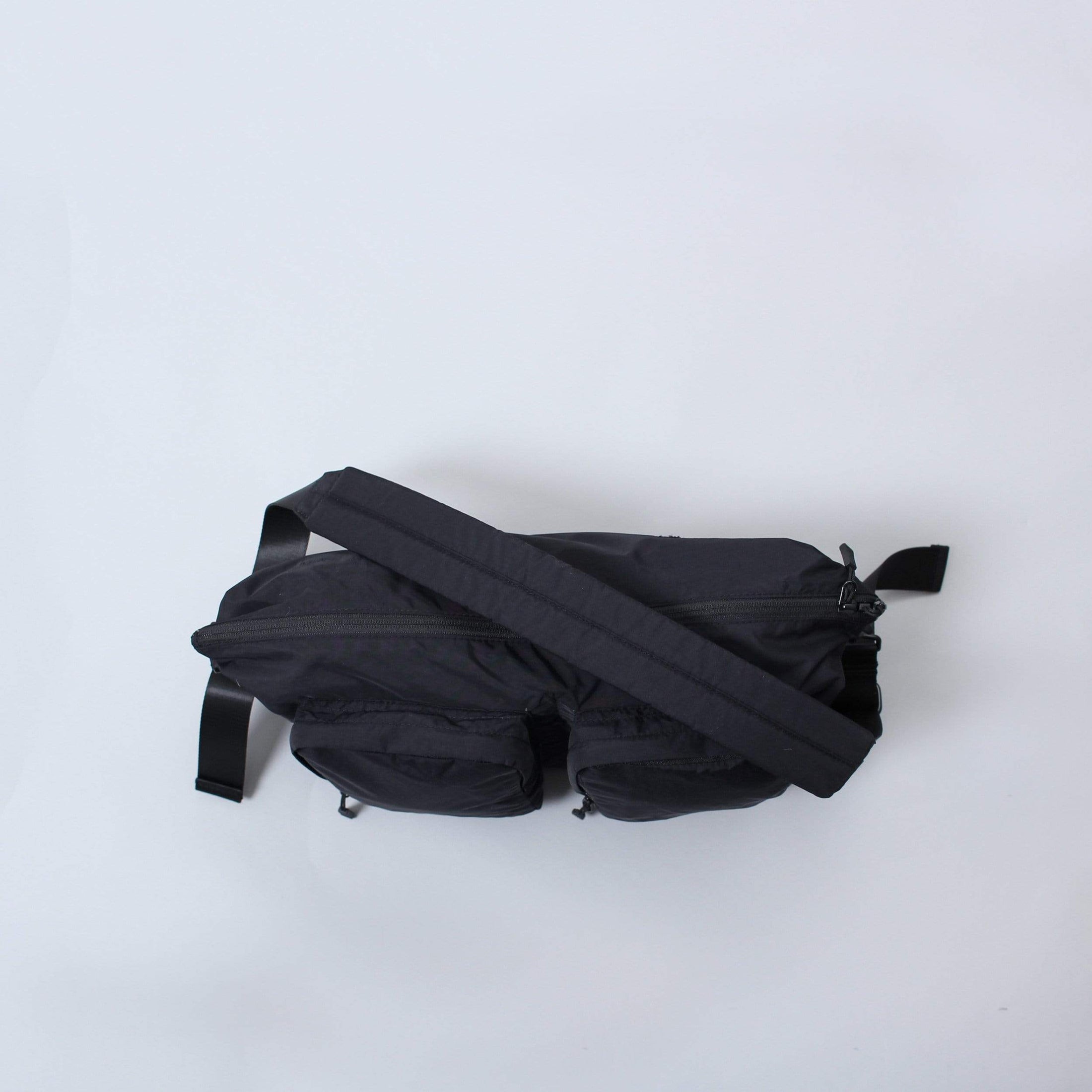 Pop Trading Body Bag Black / White
