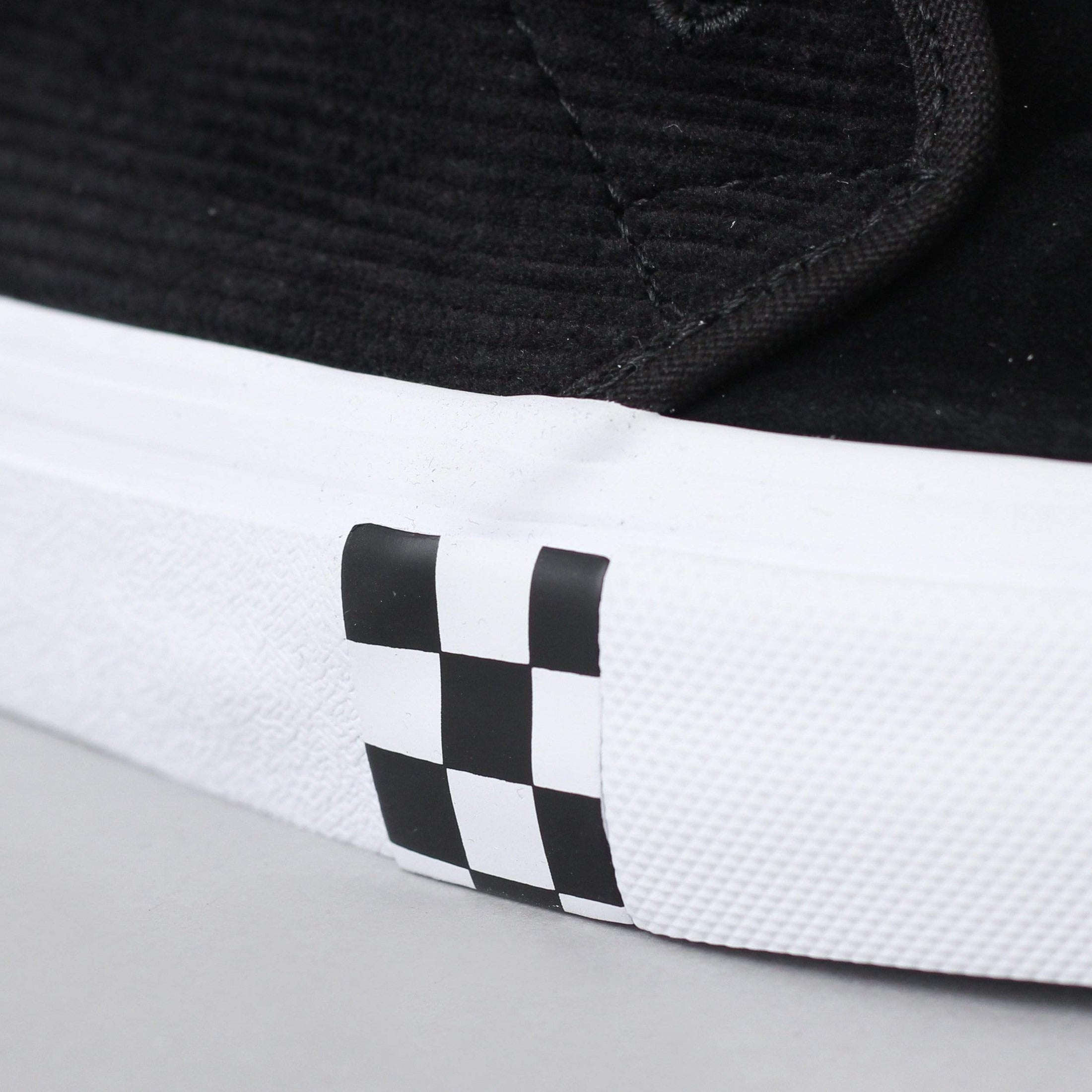 Vans Chukka Pro Shoes (Danny Wainwright) Black / True White