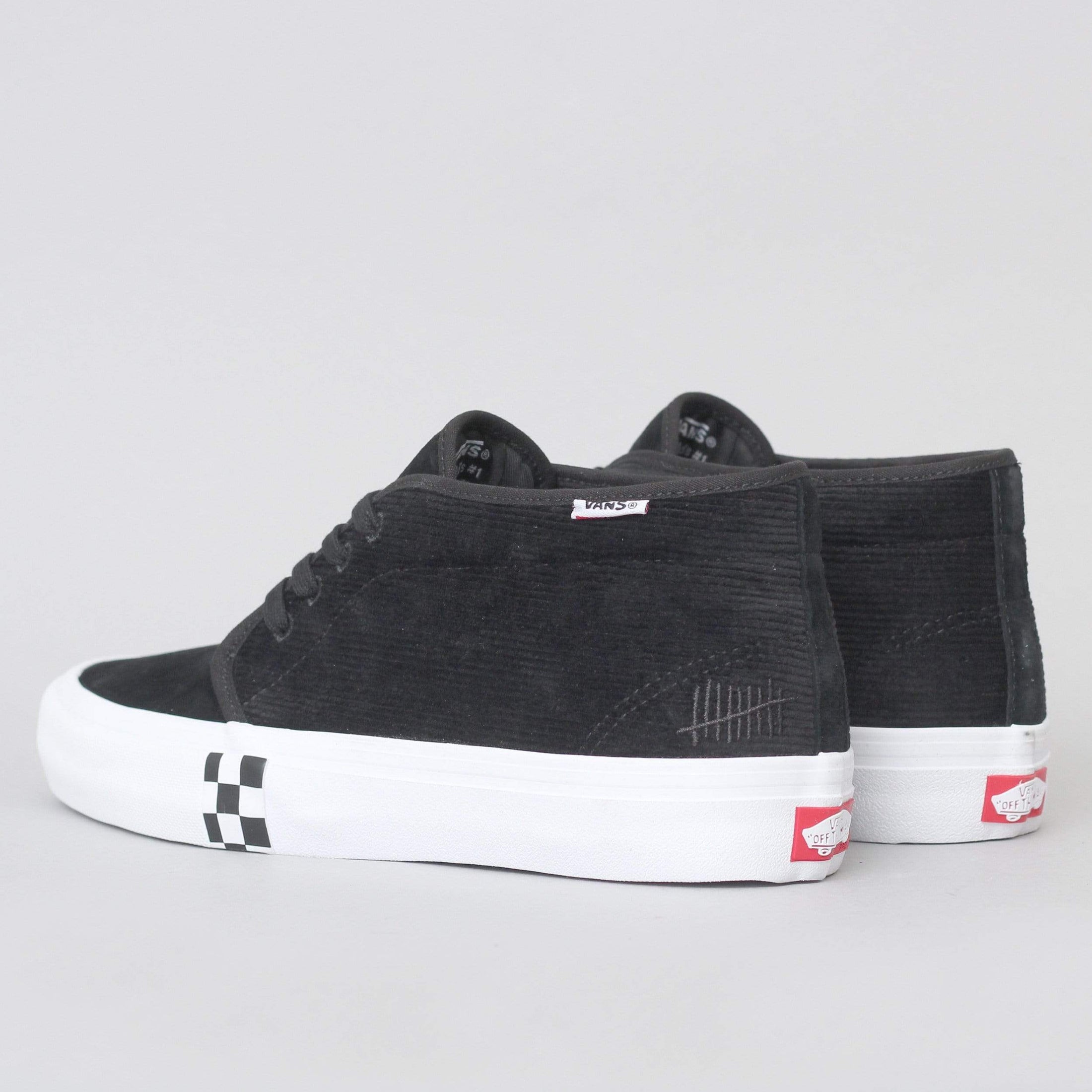 Vans Chukka Pro Shoes (Danny Wainwright) Black / True White